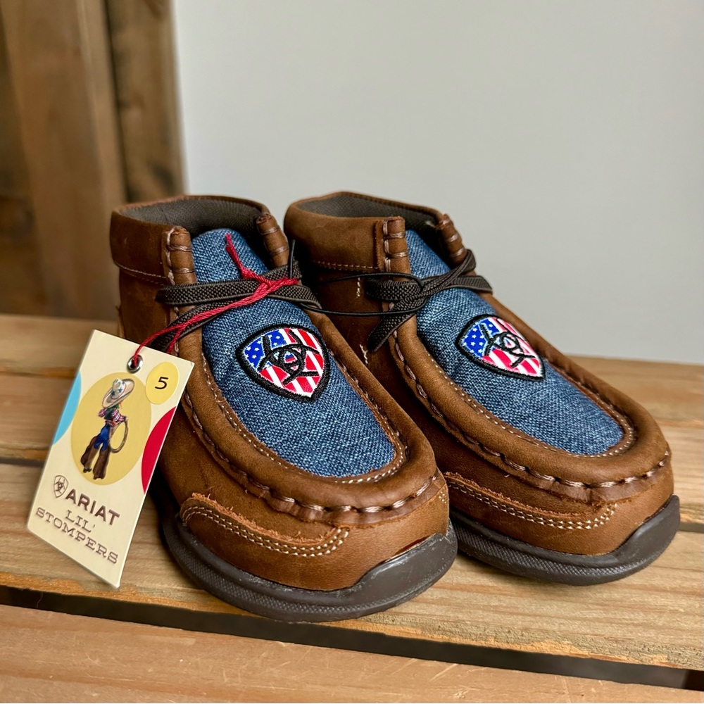 NWT - Toddler ARIAT Moccasins